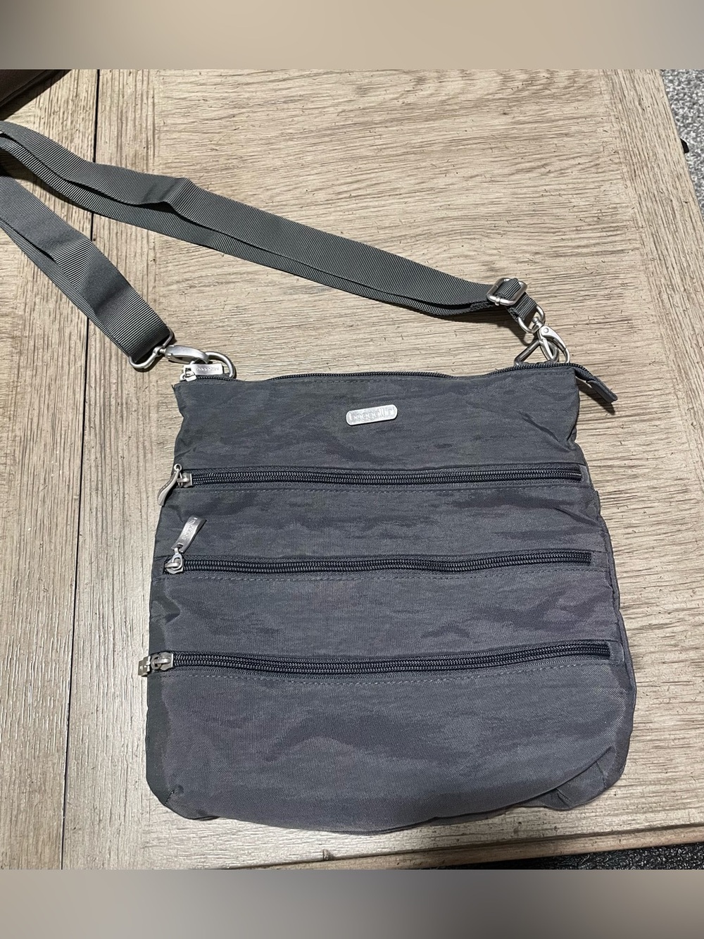Baggallini purse, gray with bright pink lining